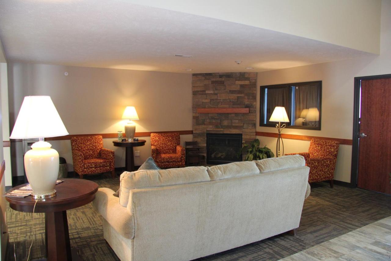 | Green Acres Hotel