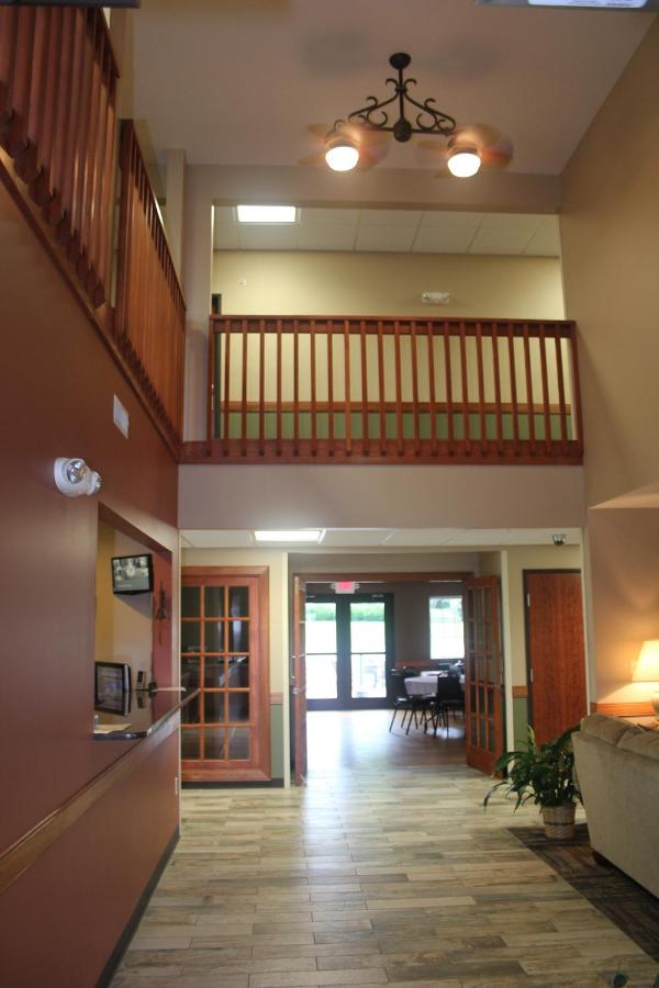 | Green Acres Hotel