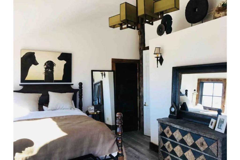  | Mountain Chic Retreat (Entire Home)