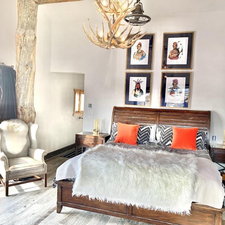  | Mountain Chic Retreat (Entire Home)