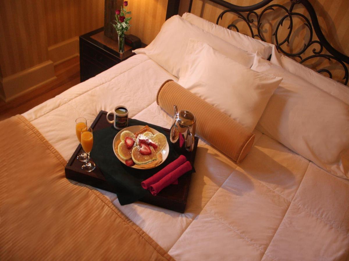 King Room at The Shawnee Inn and Golf Resort