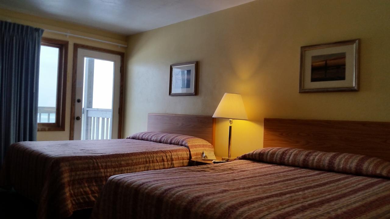 | Algoma Beach Motel