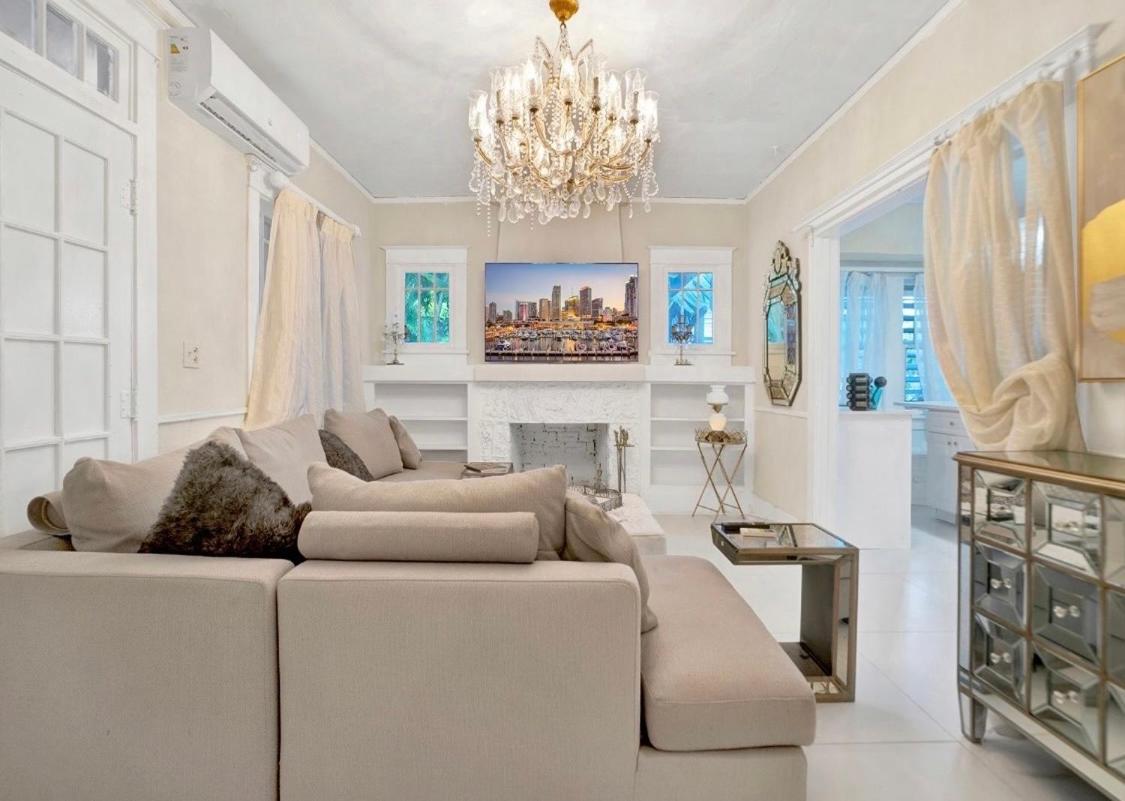 | Historical architecture with modern flare villa in Brickell Estates