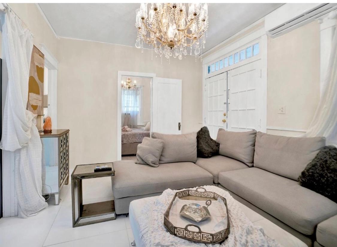 | Historical architecture with modern flare villa in Brickell Estates