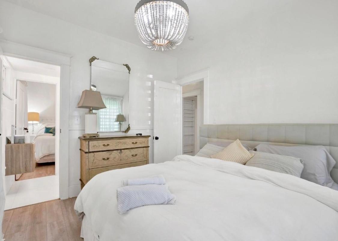 | Historical architecture with modern flare villa in Brickell Estates