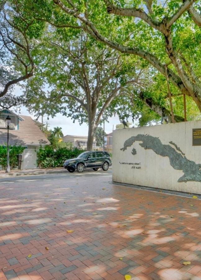 | Historical architecture with modern flare villa in Brickell Estates