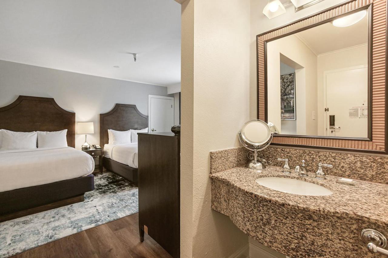  | St Charles Inn, Superior Hotel