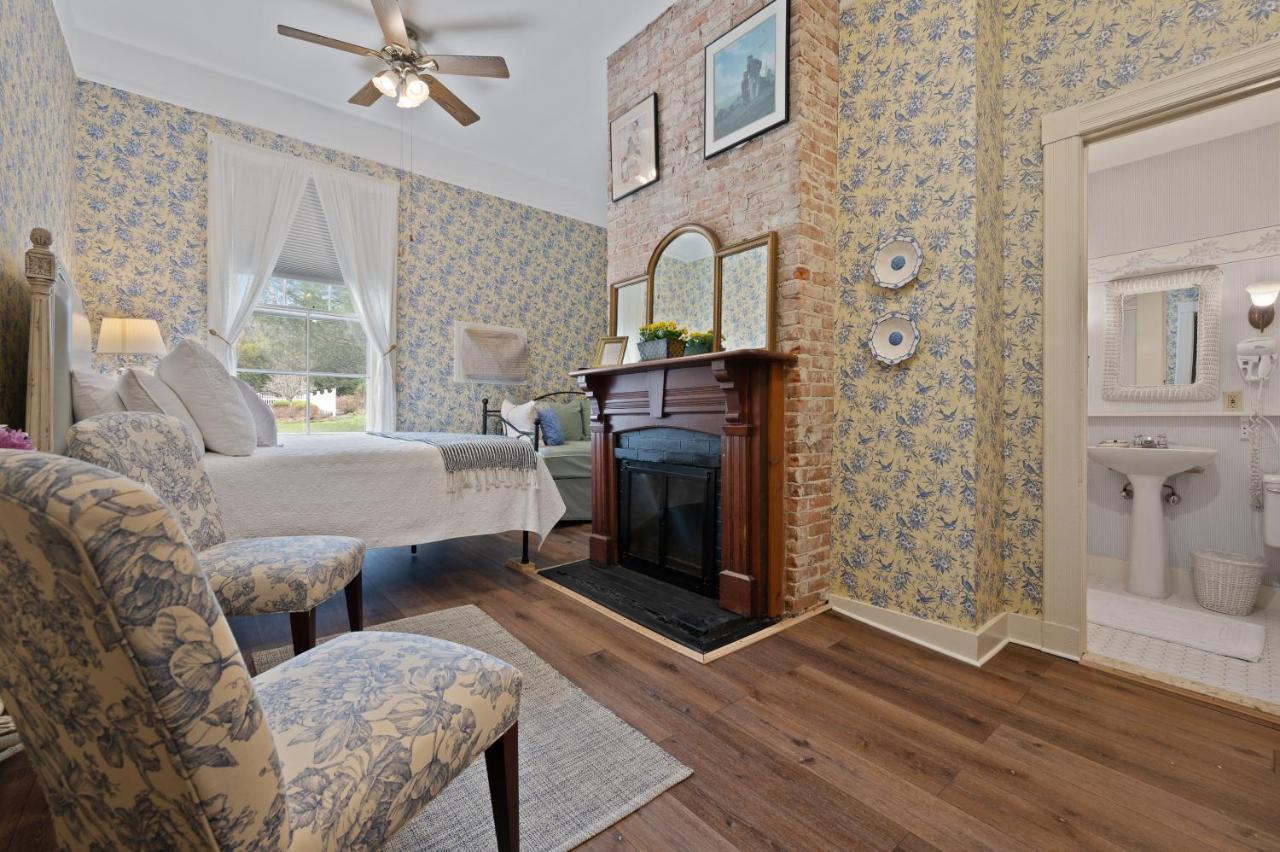 | Brook Farm Inn