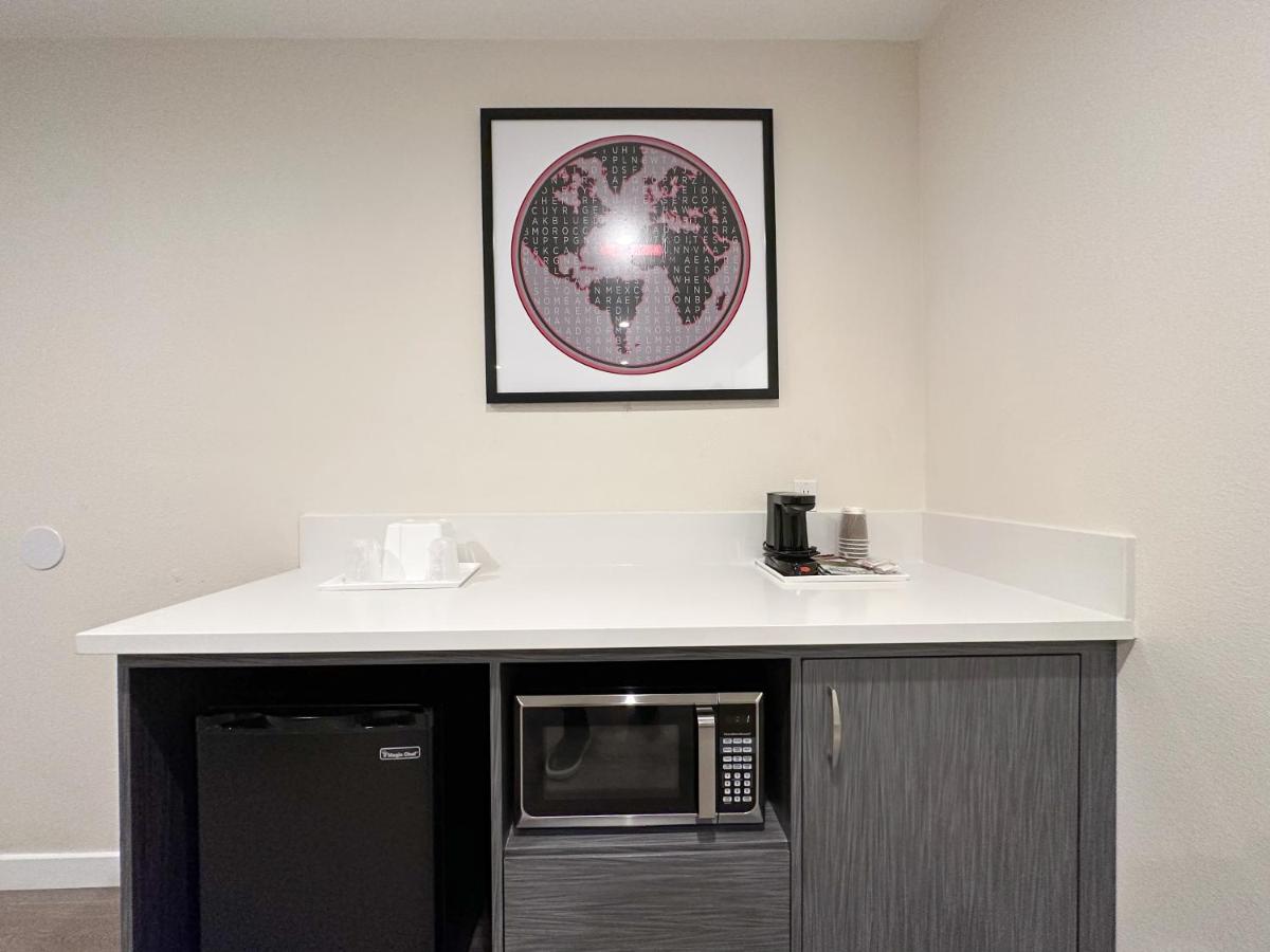 1 Queen Bed, 1 Bunk Bed, 1 Bedroom Family Suite, Non-Smoking at Ramada by Wyndham Anaheim Convention Center