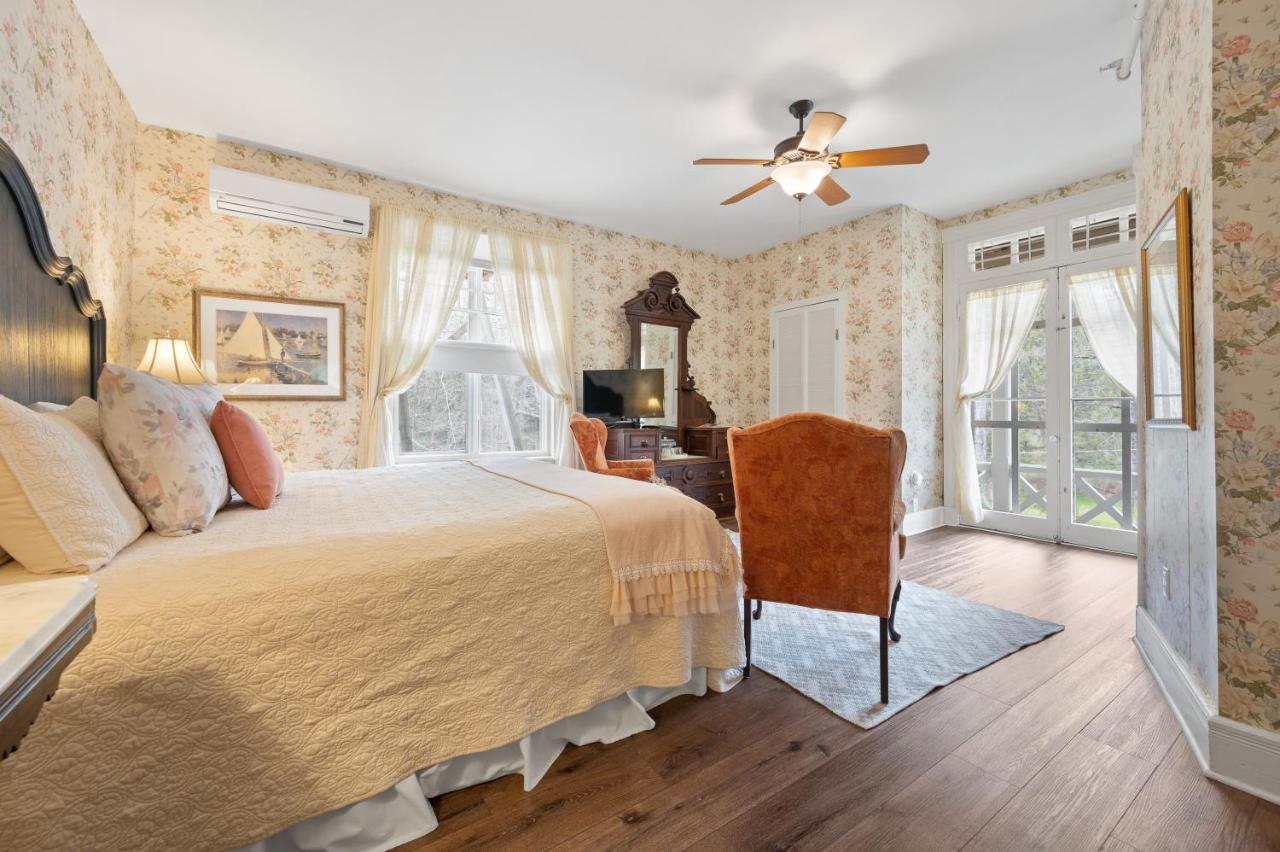 | Brook Farm Inn