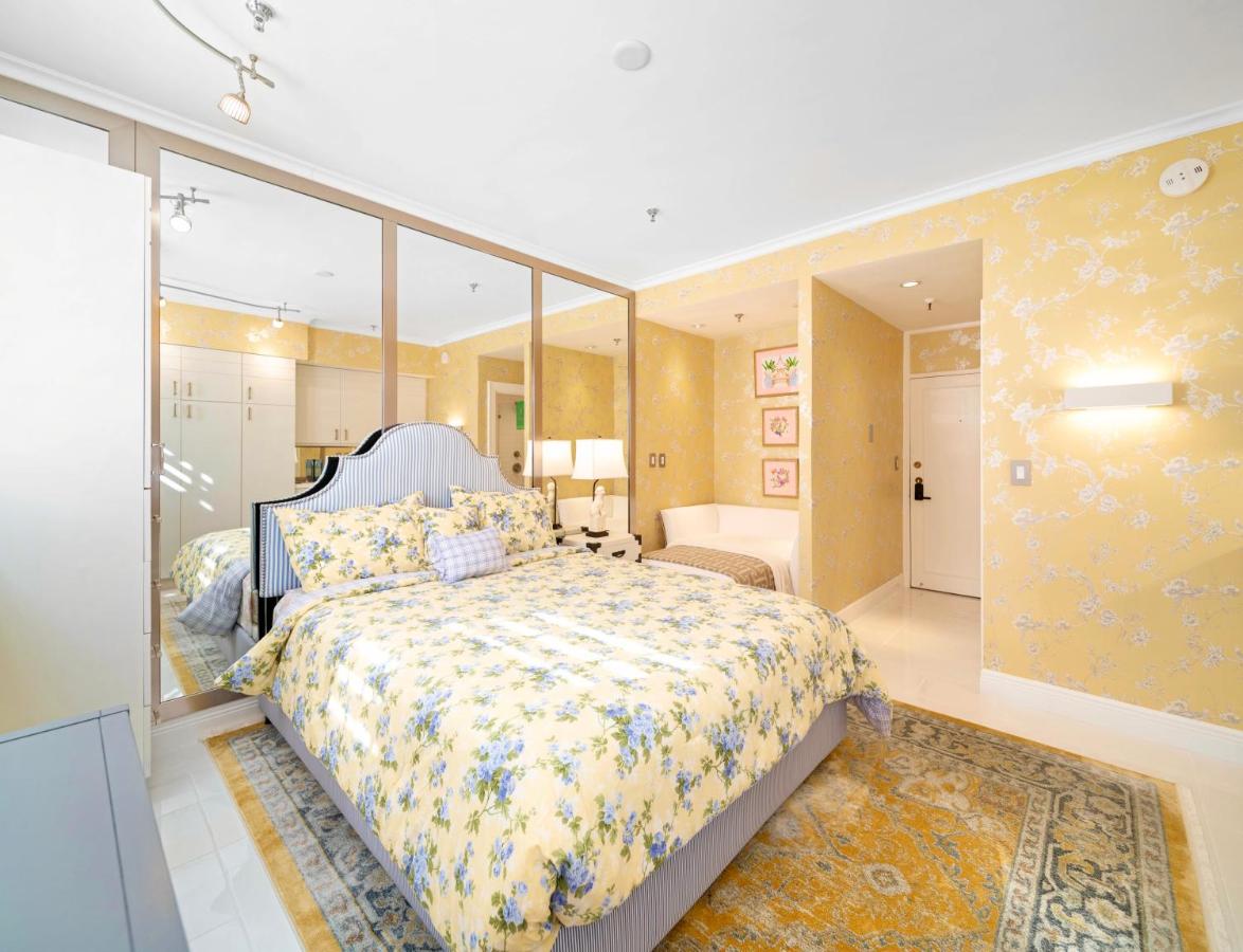 | Renovated studio in the heart of Palm Beach with parking