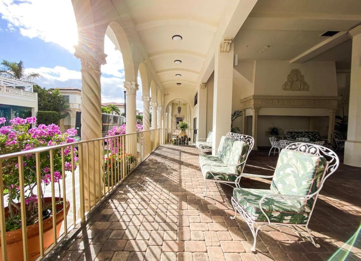 | Renovated studio in the heart of Palm Beach with parking