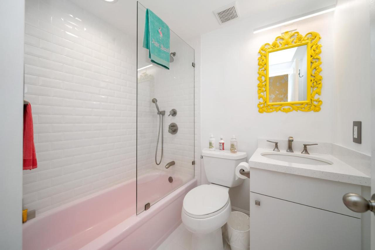 | Renovated studio in the heart of Palm Beach with parking