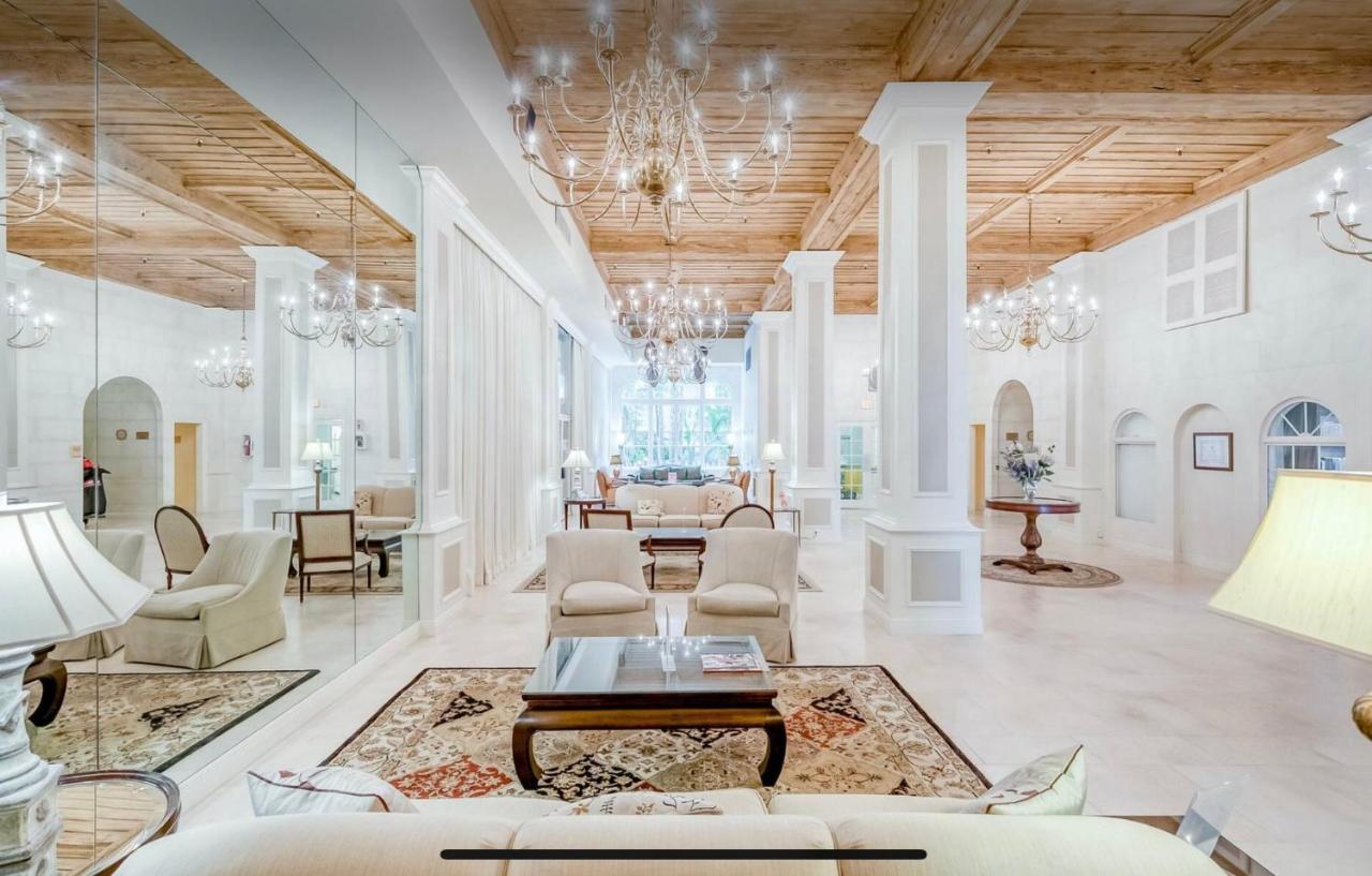 | Renovated studio in the heart of Palm Beach with parking