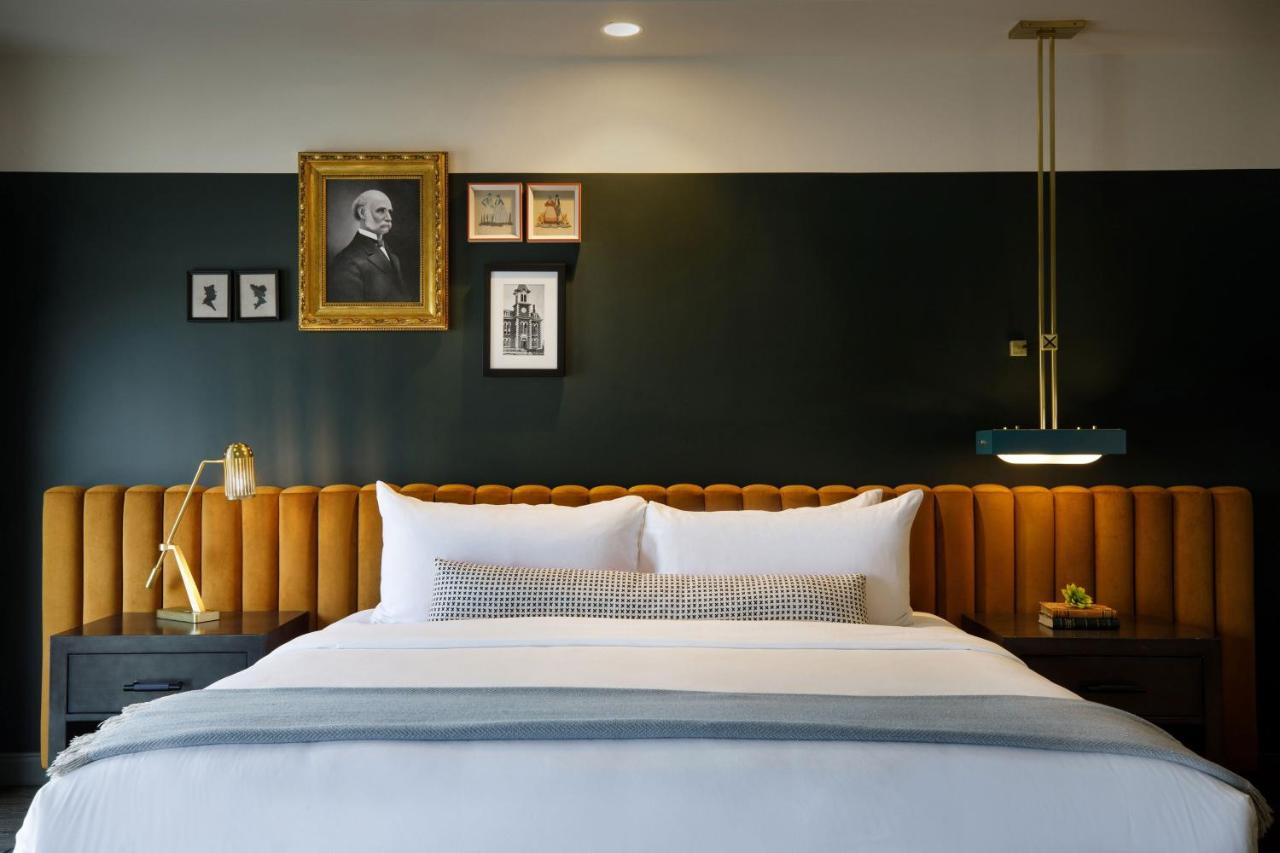 Deluxe King Room with Sofa Bed at Cyrus Hotel, Topeka, a Tribute Portfolio Hotel