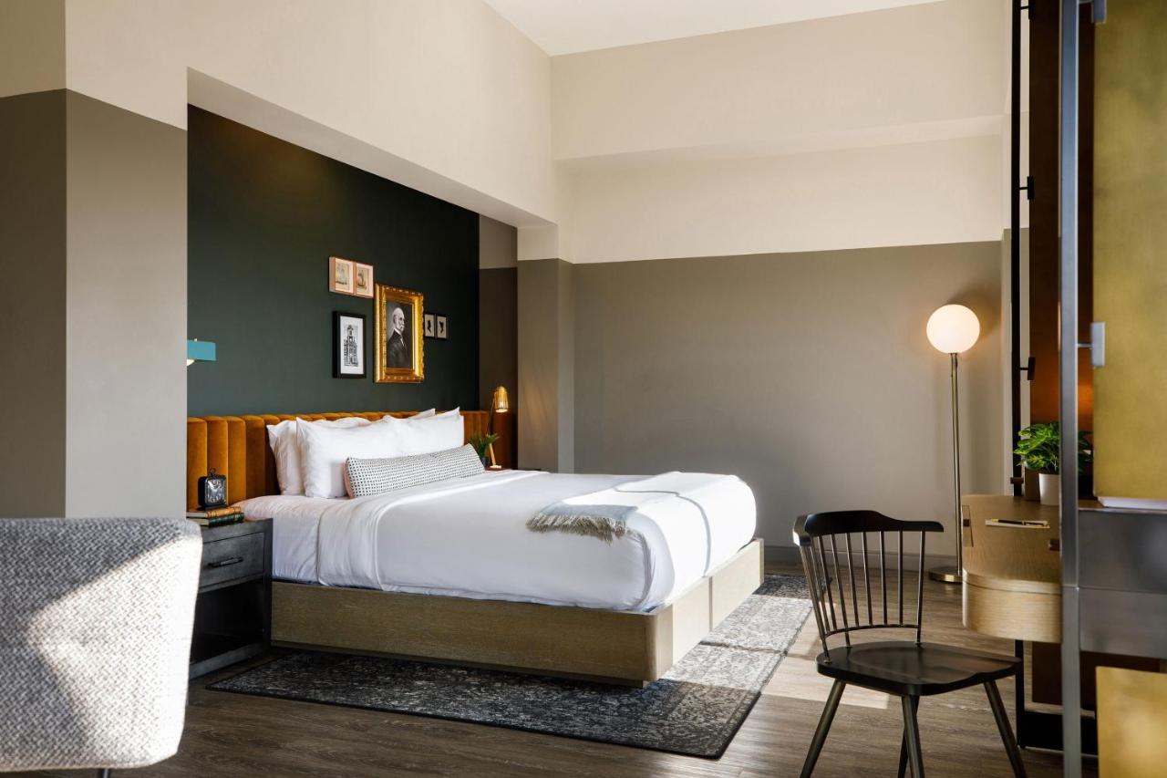 One-Bedroom Corner King Suite with Sofa Bed at Cyrus Hotel, Topeka, a Tribute Portfolio Hotel