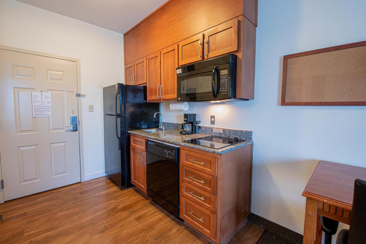 Queen Studio - Disability Access/Non-Smoking at Candlewood Suites New Iberia by IHG