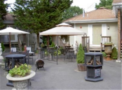 | Cedar Park Inn