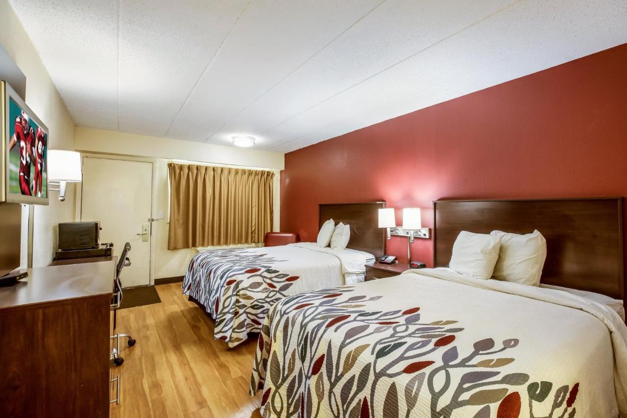 Room #28038219 at Red Roof Inn Saginaw - Frankenmuth