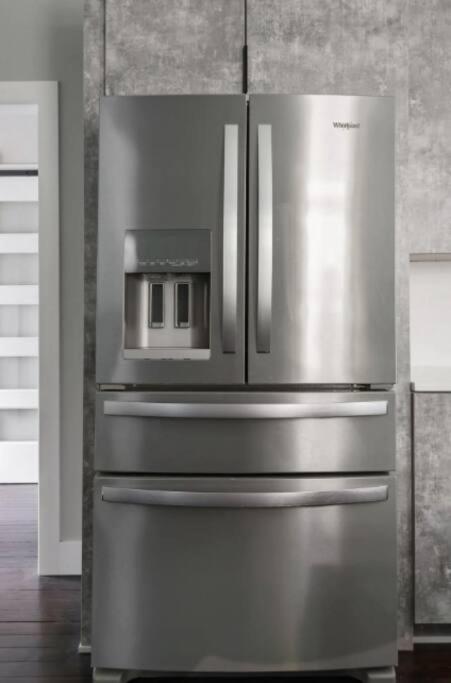  | Luxurious 3,000 Square Foot House Downtown