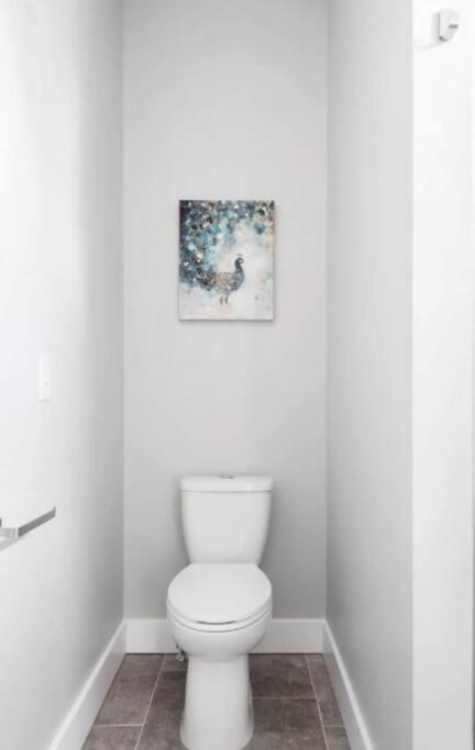  | Luxurious 3,000 Square Foot House Downtown