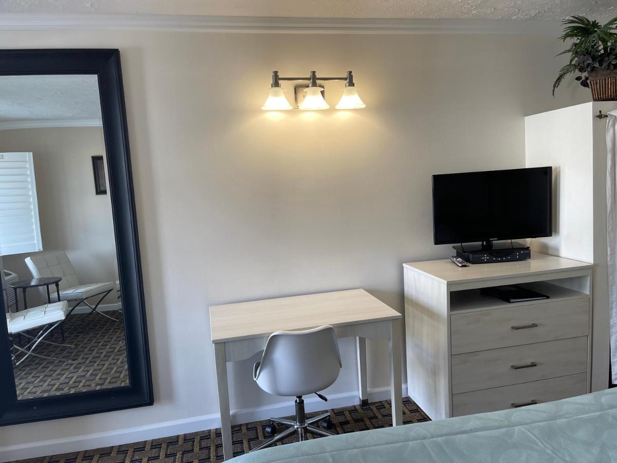 Superior King Room at Baechtel Creek Inn