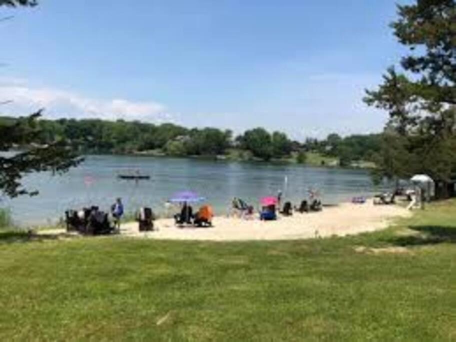  | Spectacular Waterfront Lake Home, Deck+Prvt. Dock