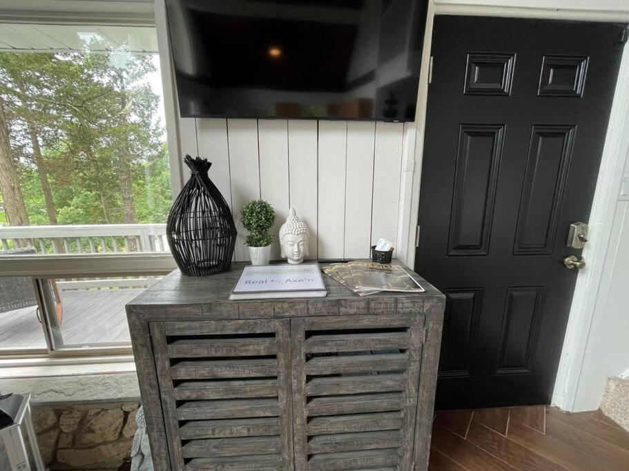 | Spectacular Waterfront Lake Home, Deck+Prvt. Dock