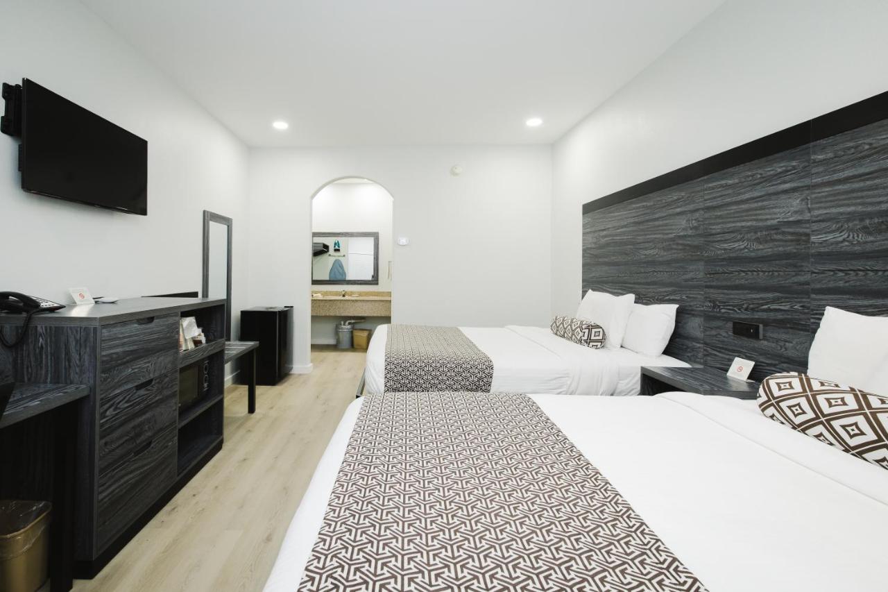 | Sapphire Inn & Suites