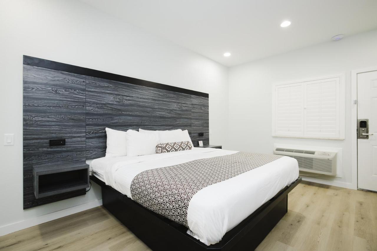 | Sapphire Inn & Suites
