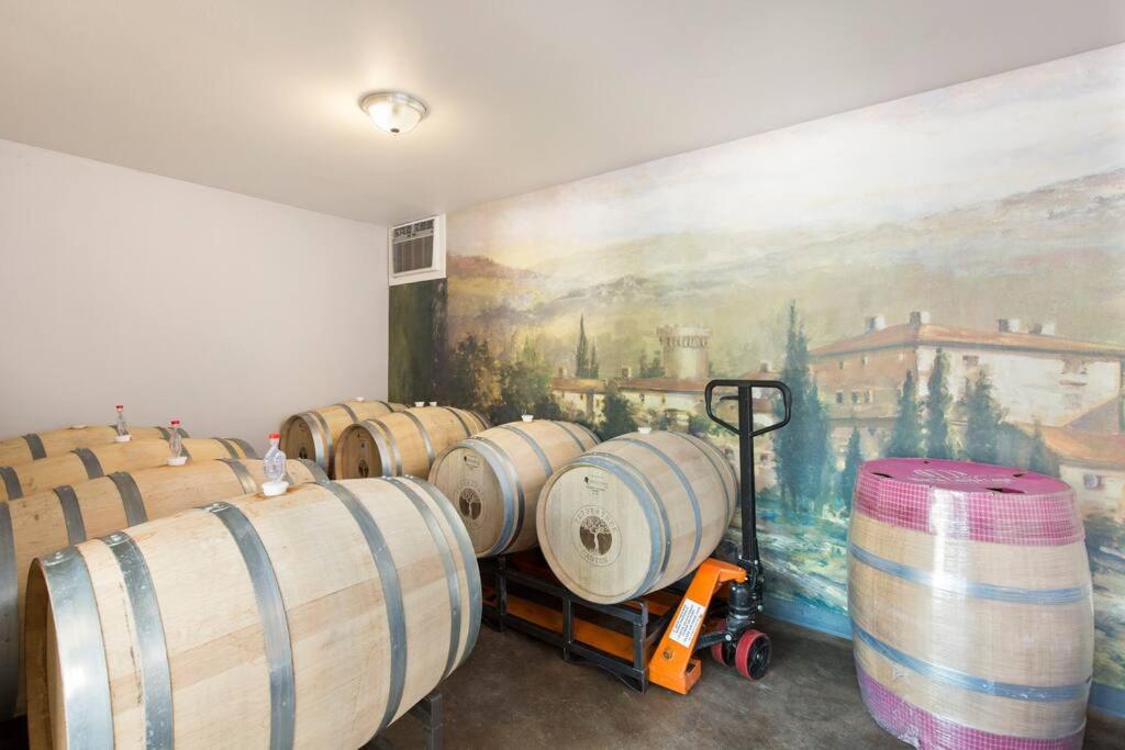 | Peppertree Canyon: a Luxury Urban Winery Estate