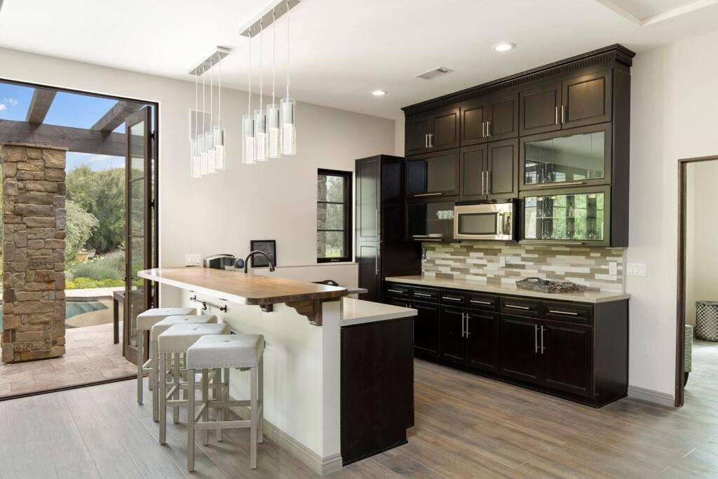 | Peppertree Canyon: a Luxury Urban Winery Estate