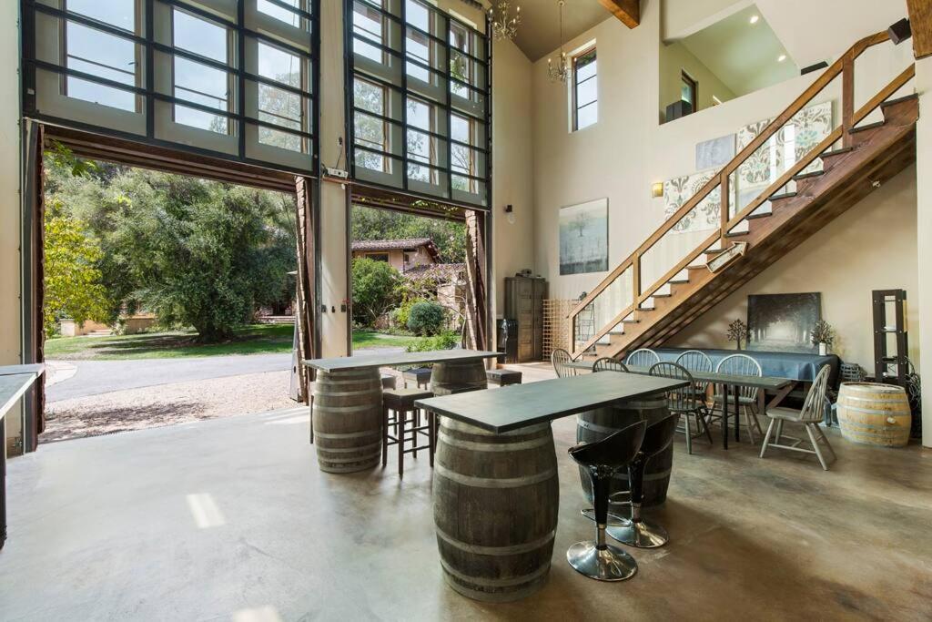 | Peppertree Canyon: a Luxury Urban Winery Estate
