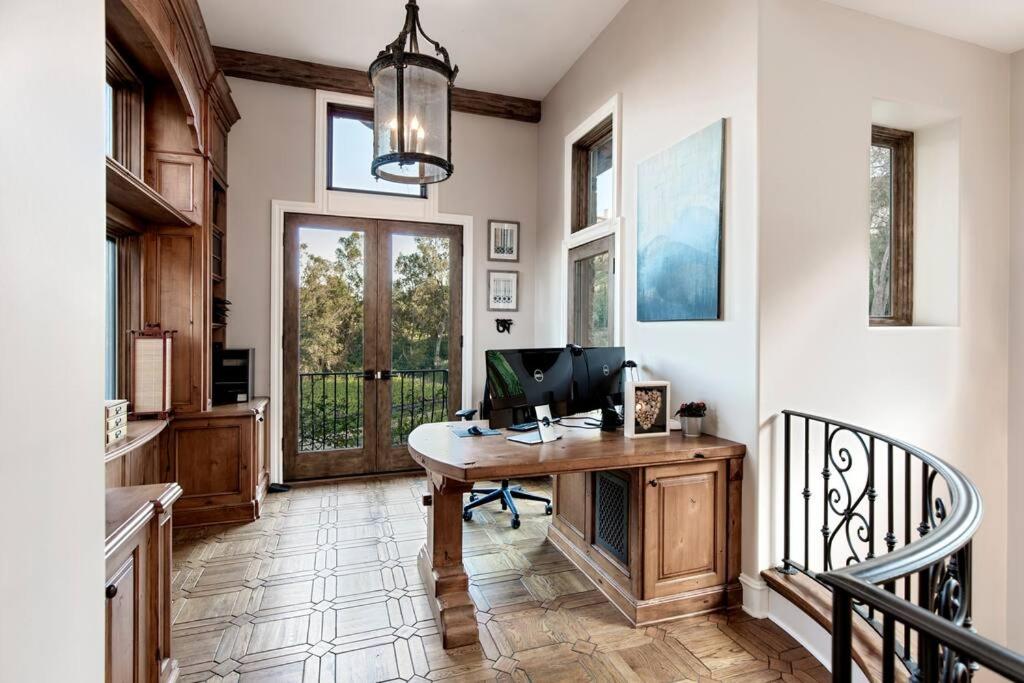 | Peppertree Canyon: a Luxury Urban Winery Estate