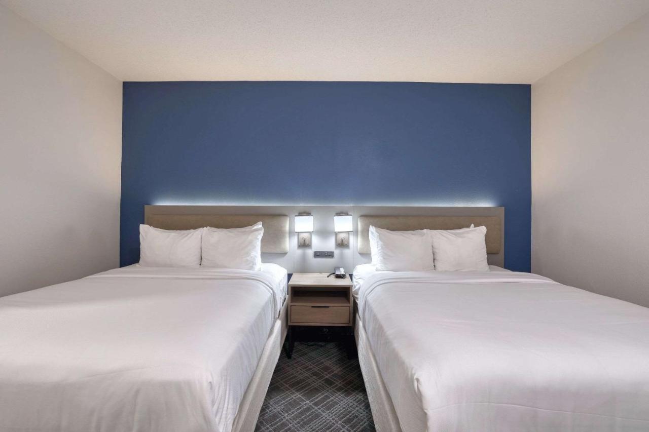  | Candlewood Suites Milwaukee Airport