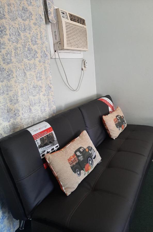 Standard Triple Studio at Harry's Man Cave: The New Star Motel Experience