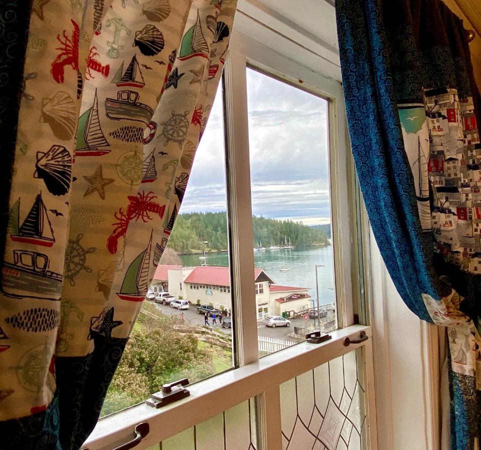 | Orcas Hotel