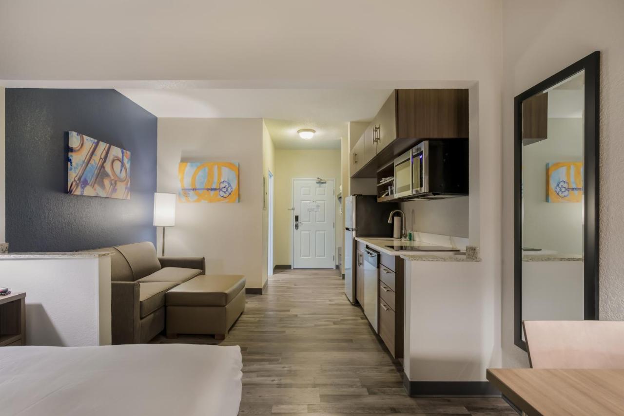Efficiency Queen Suite with Sofa Bed - Non Smoking at MainStay Suites Joliet I-55