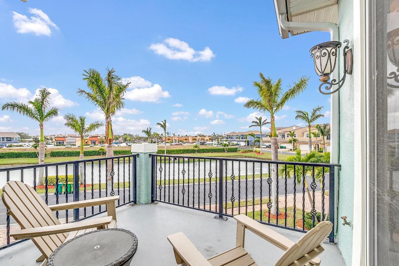 | Latitude Adjustment - 3BR Short walk to beach
