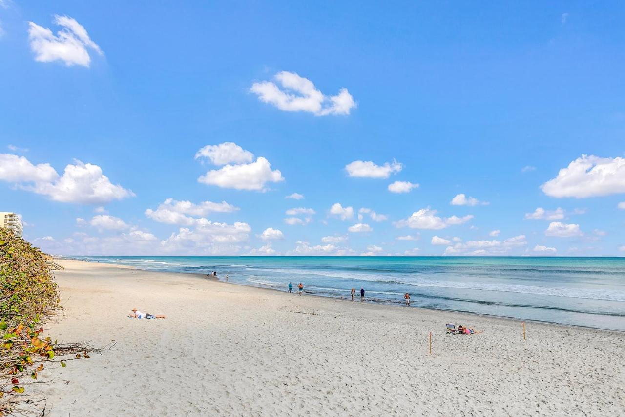 | Latitude Adjustment - 3BR Short walk to beach