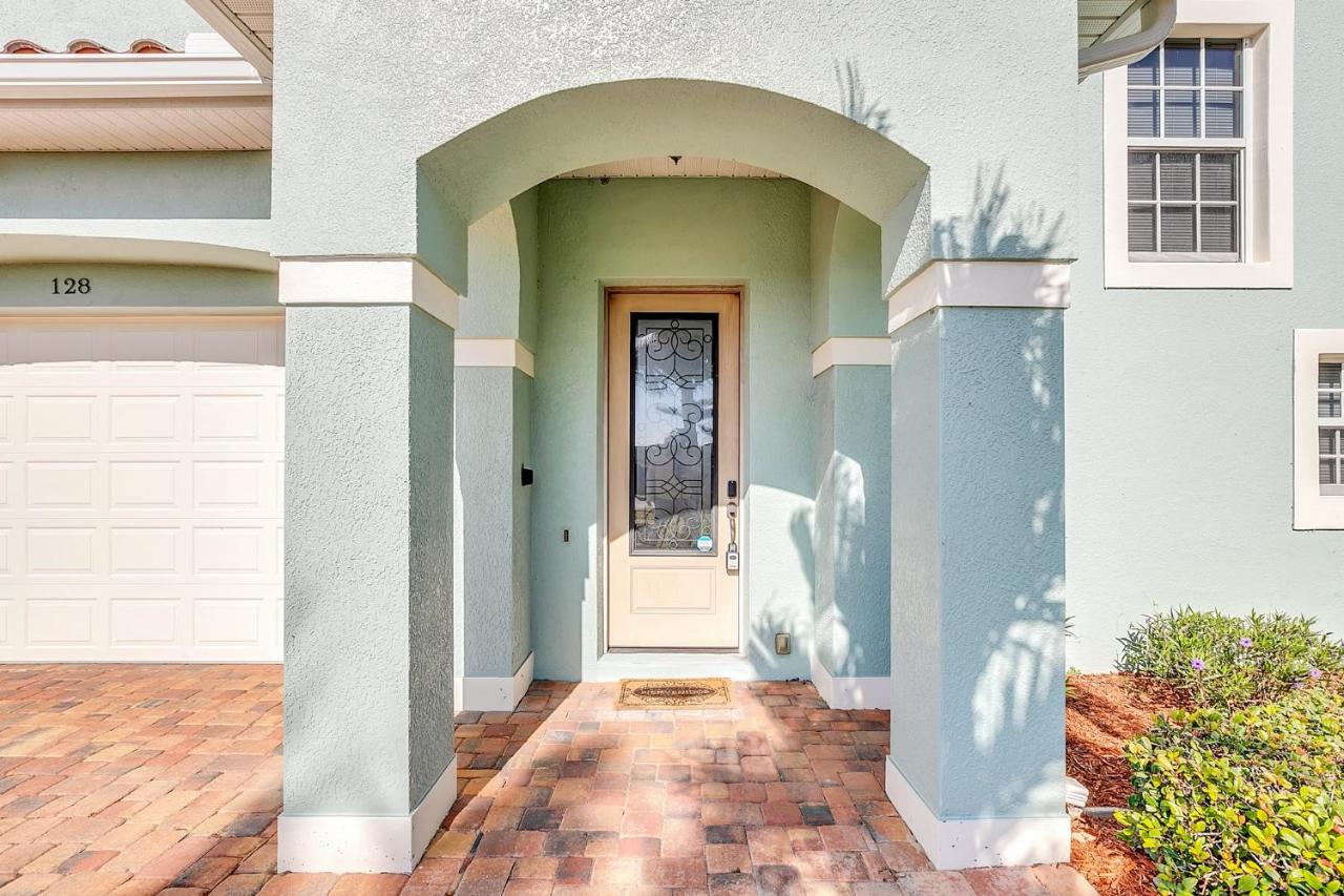 | Latitude Adjustment - 3BR Short walk to beach