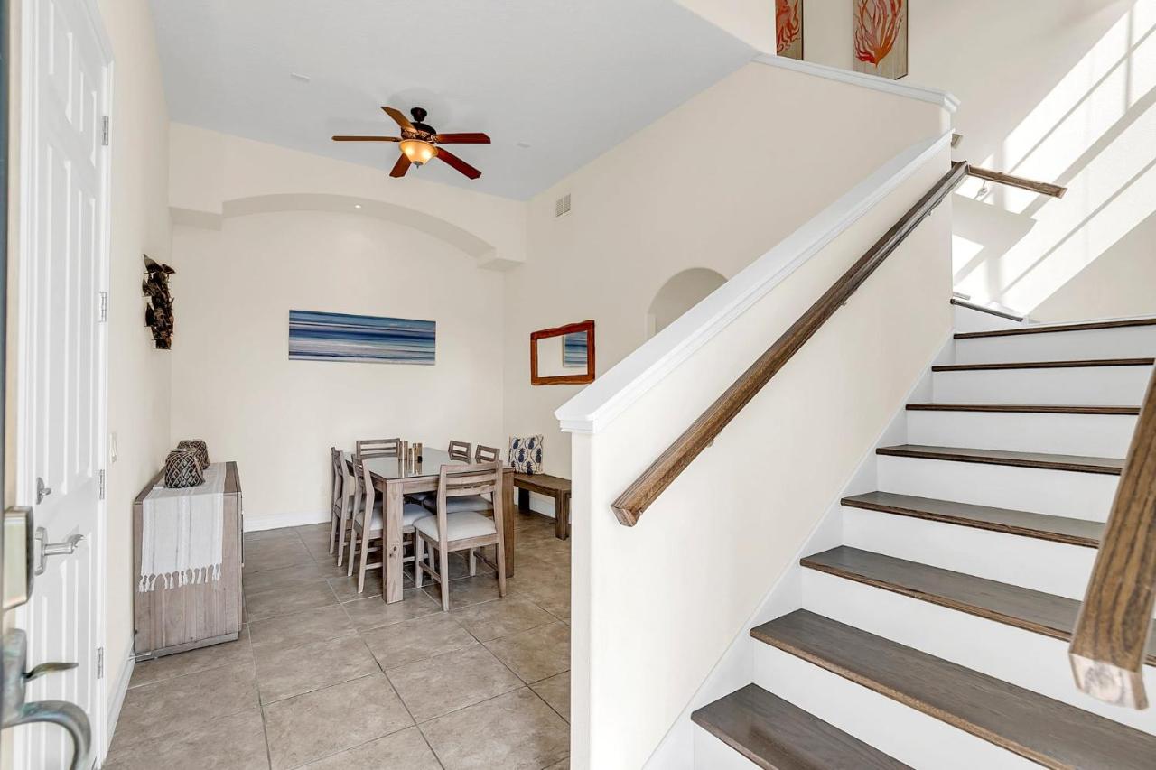 | Latitude Adjustment - 3BR Short walk to beach