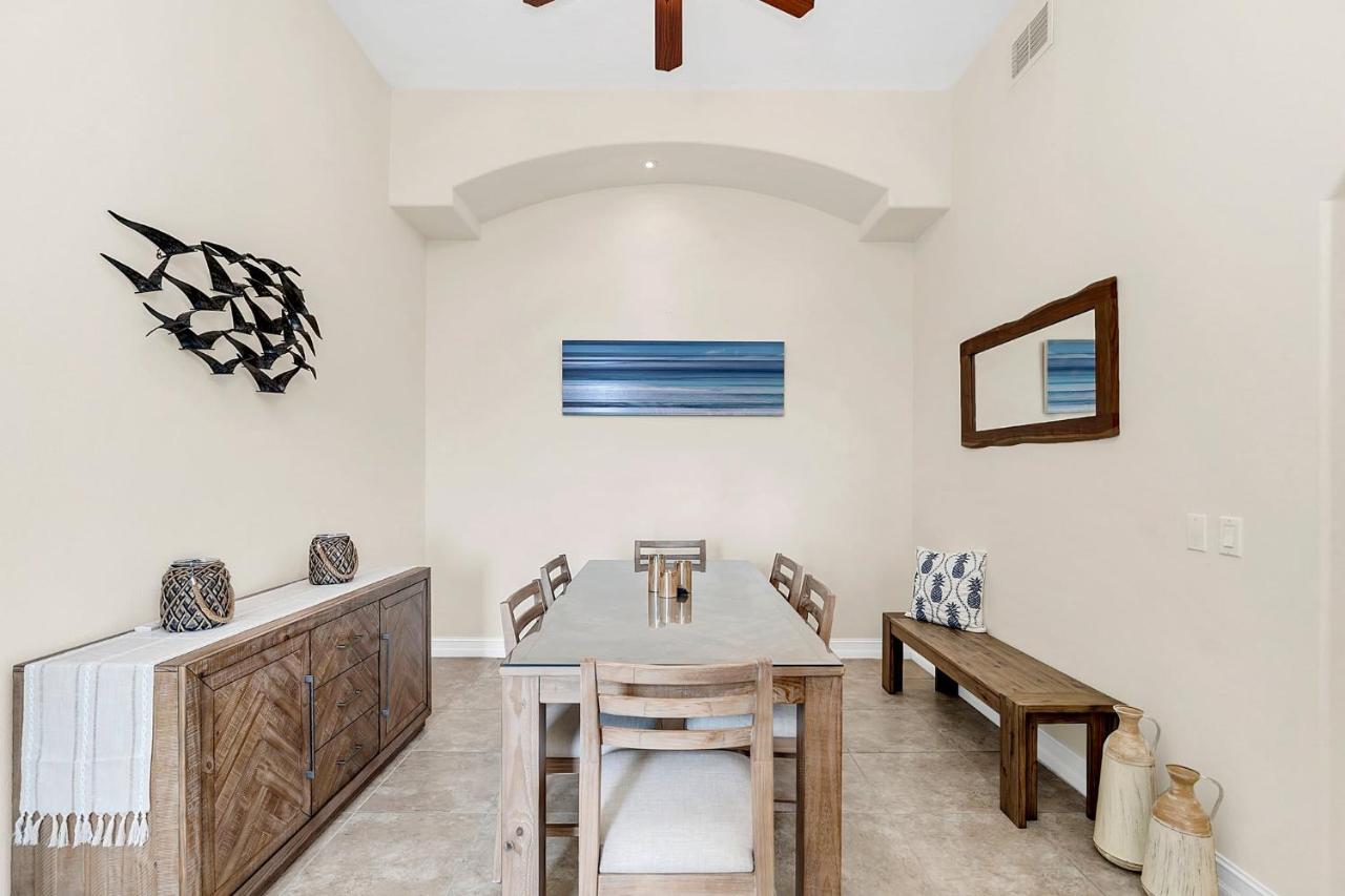 | Latitude Adjustment - 3BR Short walk to beach