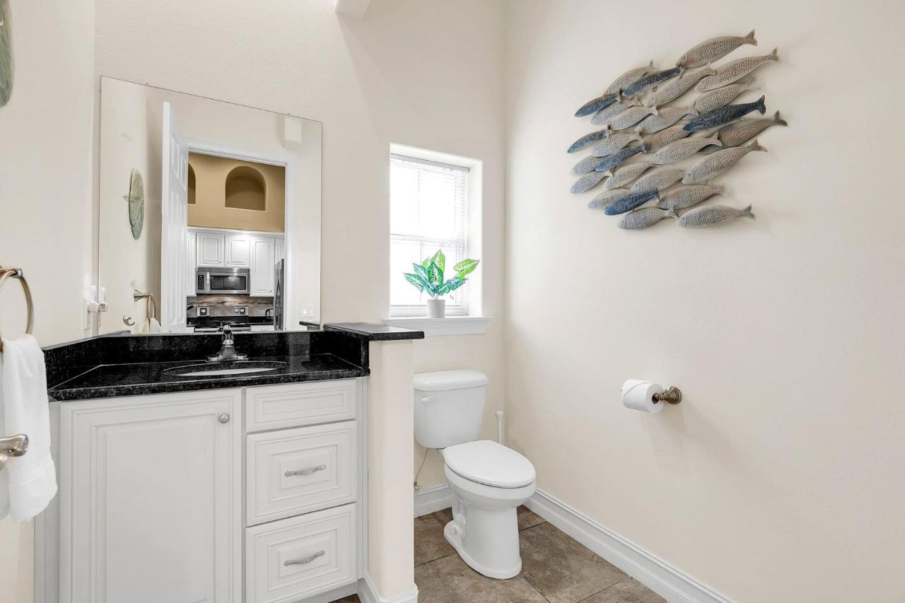 | Latitude Adjustment - 3BR Short walk to beach