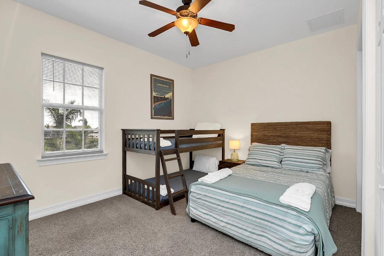 | Latitude Adjustment - 3BR Short walk to beach