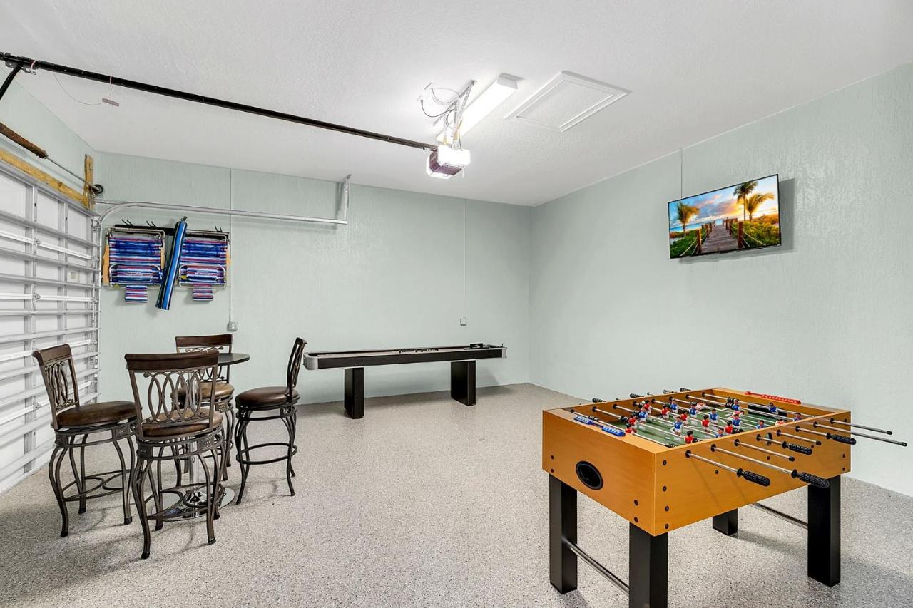 | Latitude Adjustment - 3BR Short walk to beach