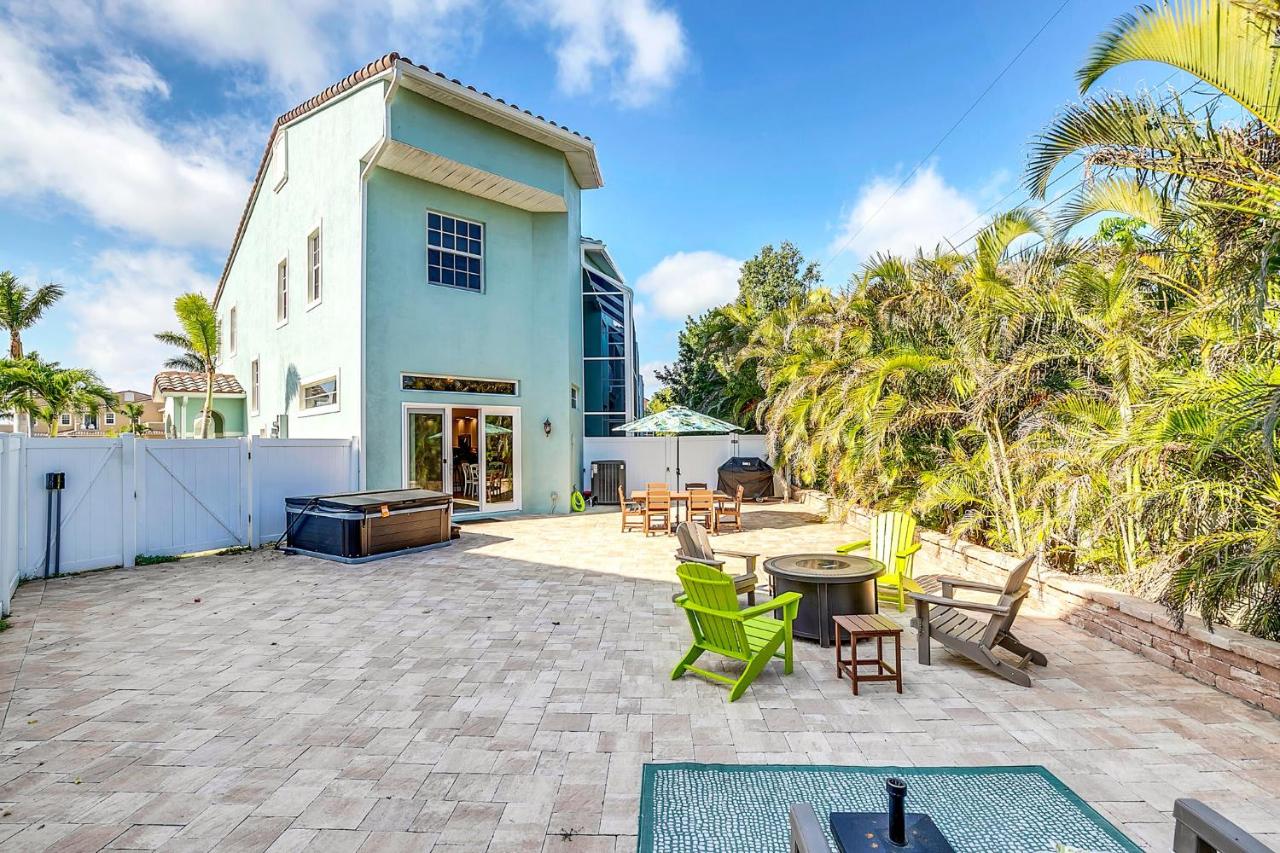 | Latitude Adjustment - 3BR Short walk to beach