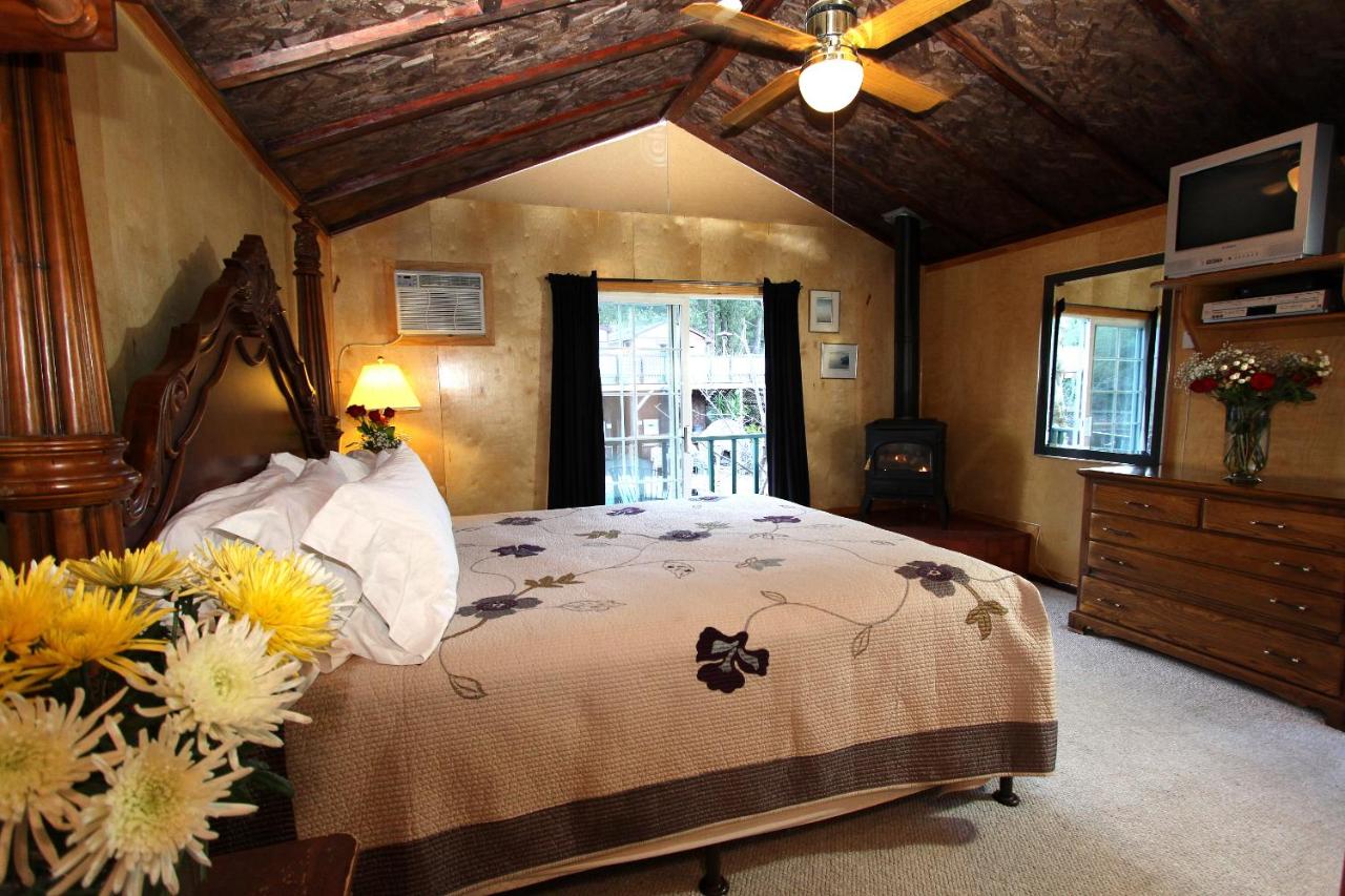  | The Woods Hotel - Gay LGBTQ Cabins