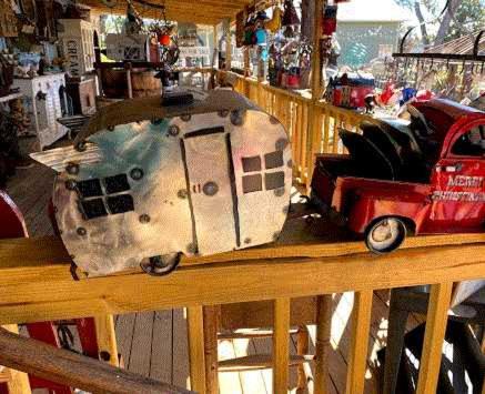  | Country Accents - Patriot Cabin