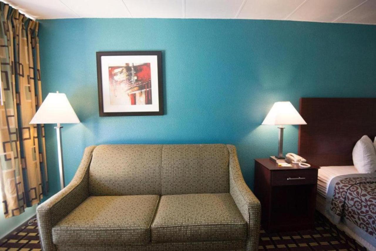 Days Inn by Wyndham Fort Wright Cincinnati Area
